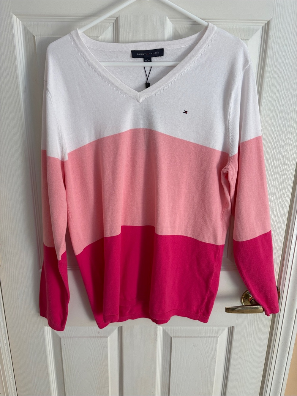 Tommy Hilfiger XL Colorblock V-Neck NWT Sweater White, Light Pink & Bright Pink